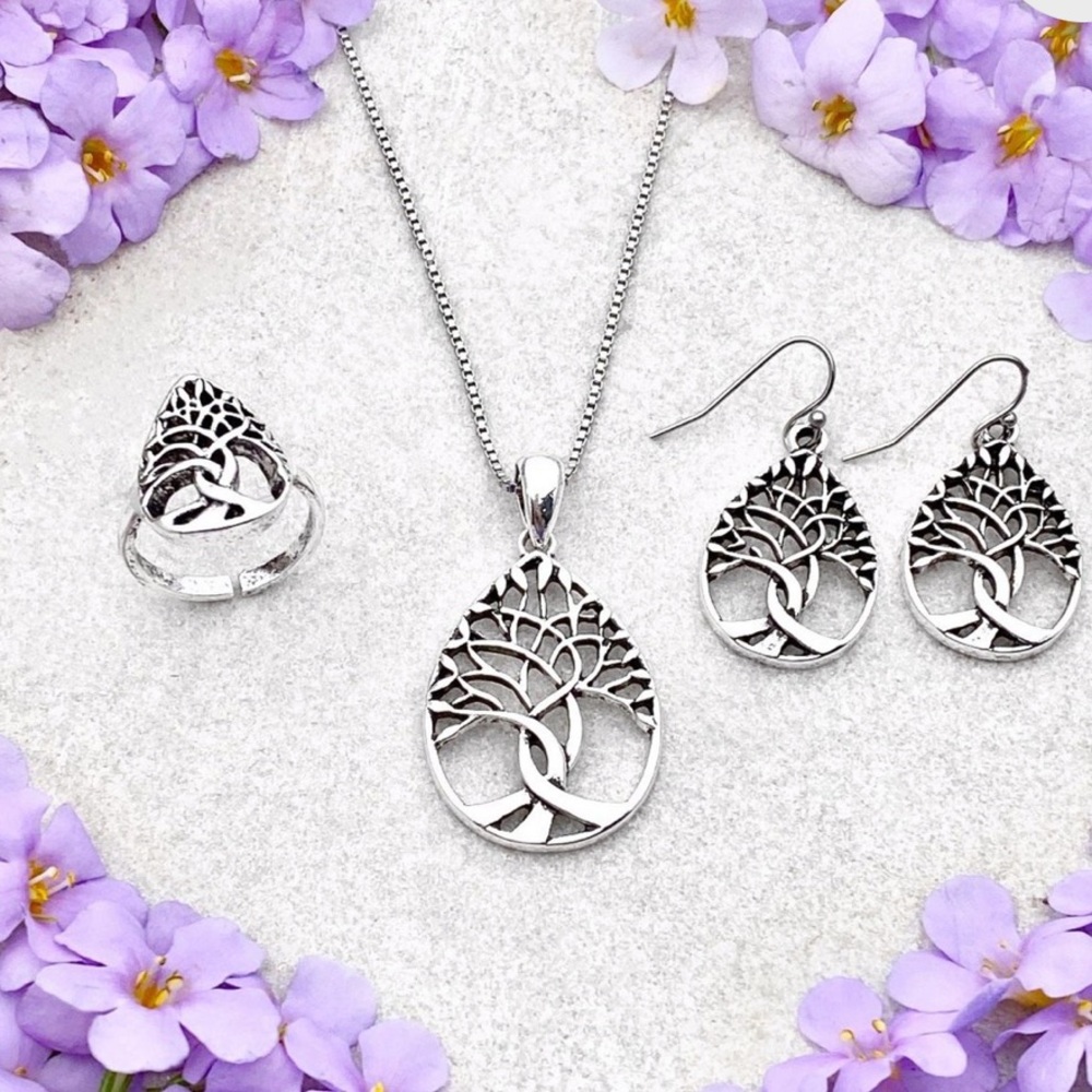 COPY - NWT Tree of life necklace & ring combo